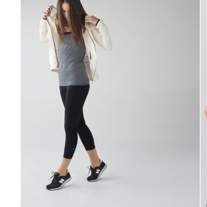 Lululemon pace rival 22"